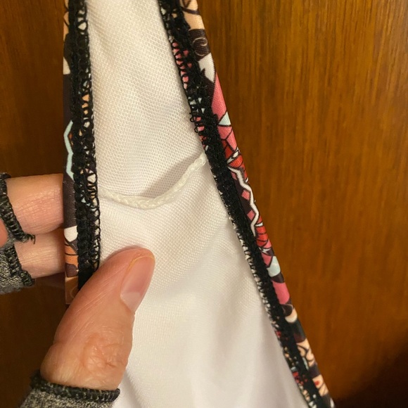 NWT beautiful geometric patterned tankini top from Yonique, size XL. - Picture 7 of 13